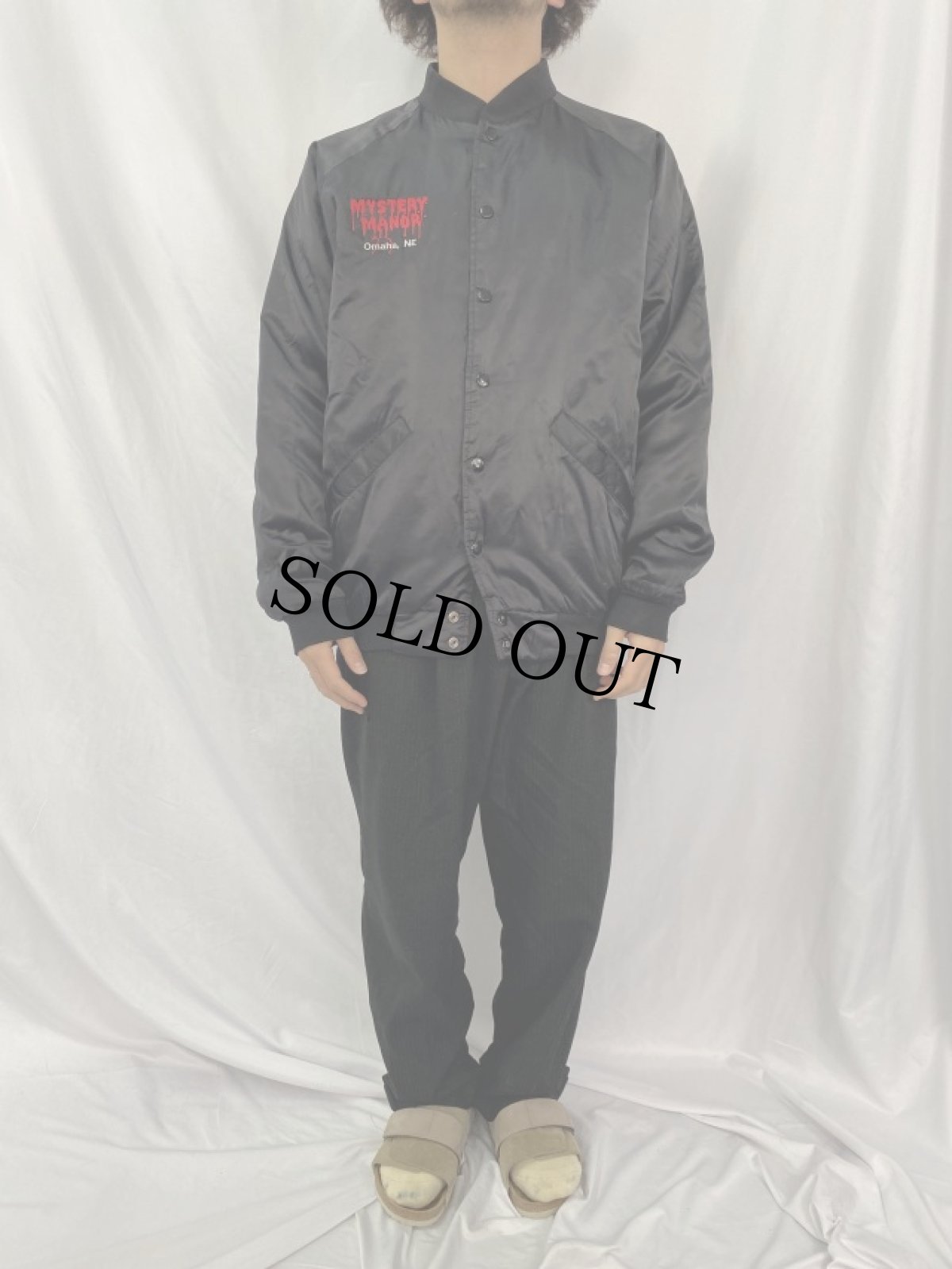 画像2: MYSTERY MANOR ロゴ刺繍ナイロンスタジャン L (2)