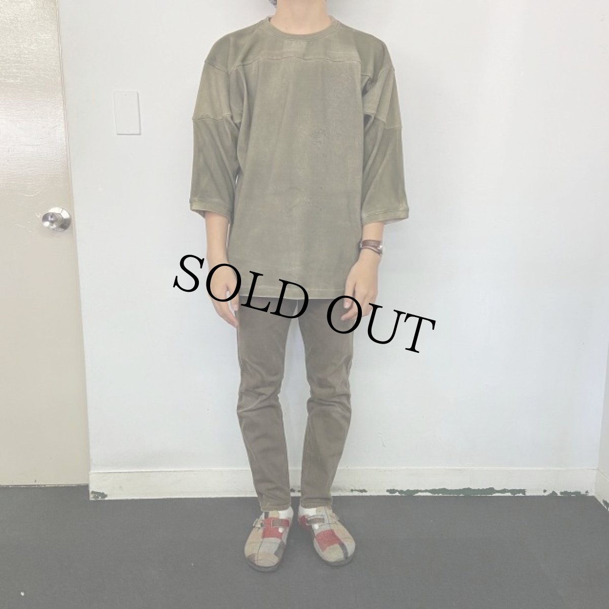 画像2: 【SALE】 STRANGE TRIP "SPRAY FOOTBALL TEE" KHAKI 【M】 (2)