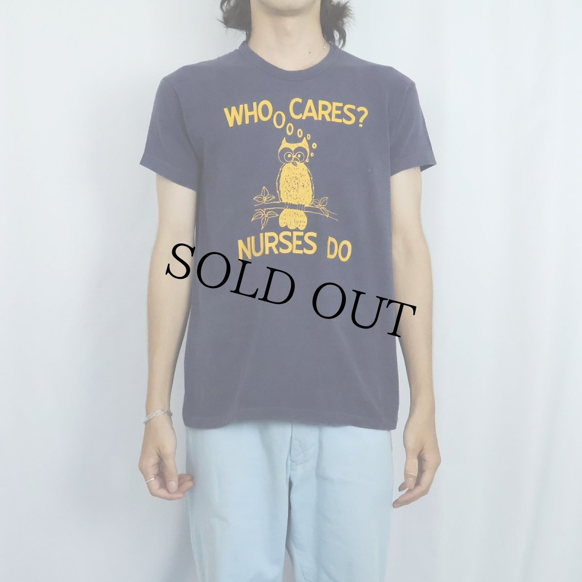 画像2: 60's Russell Southern USA製 "WHO CARES? NURSES DO" プリントTシャツ L NAVY (2)