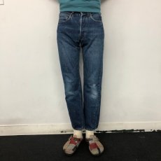 画像3: 60〜70's LEVI'S 501 BIGE デニムパンツ W27 (3)