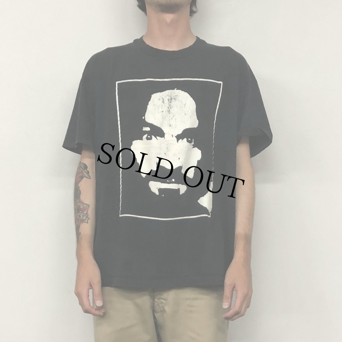 画像4: 90's チャールズ・マンソン USA製 "SUPPORT FAMILY VALUES" カルト指導者Tシャツ XL (4)