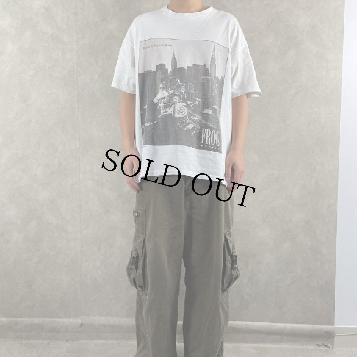 画像2: 90's Kermit "FROG KHAKIS" USA製 キャラクターパロディTシャツ XL (2)