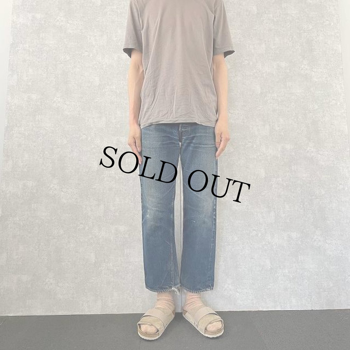 画像2: 60〜70's LEVI'S 501 BIGE デニムパンツ W30 (2)