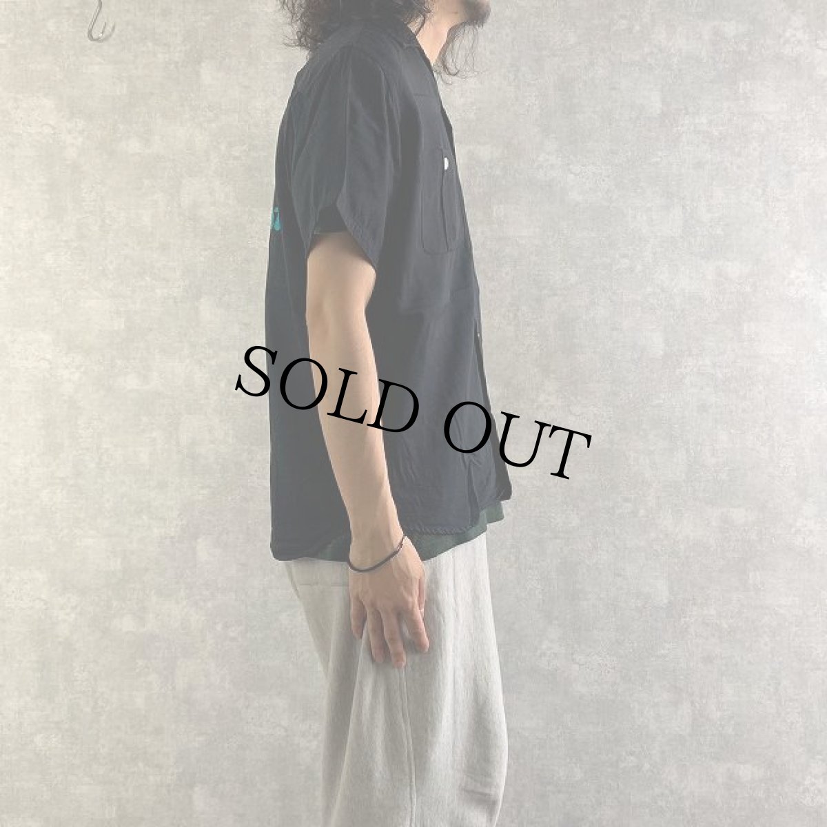 画像4: 50's〜60's Hilton "P.M.Sports Shop"  チェーン刺繍 レーヨンボーリングシャツ M (4)