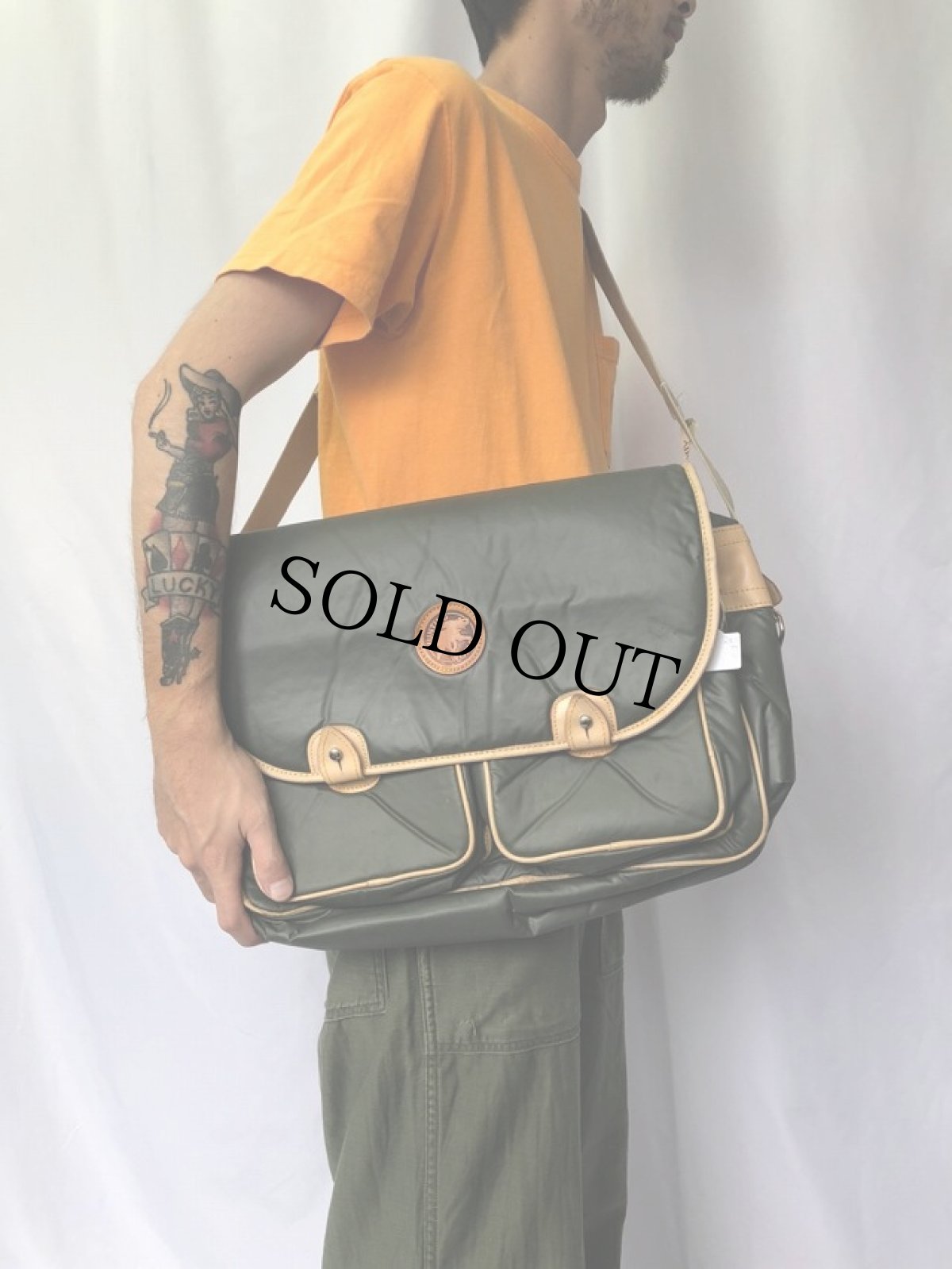 画像2: HUNTING WORLD France製 メッセンジャーバッグ (2)