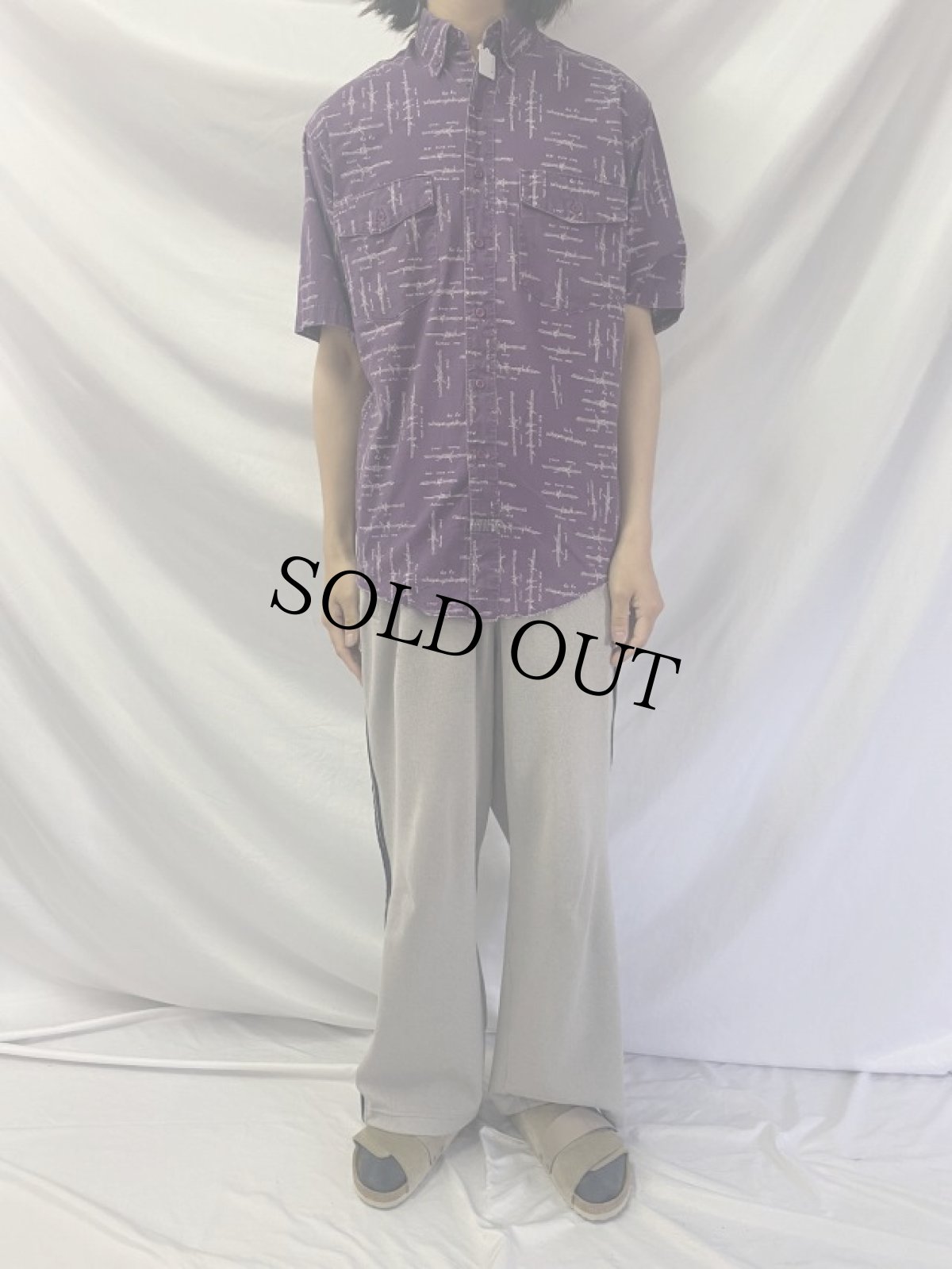 画像2: Wrangler 有刺鉄線柄 ボタンダウンコットンシャツ S (2)