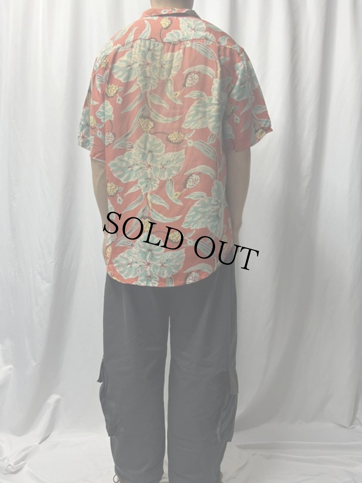 画像4: 80's BANANAREPUBLIC "SAFARI&TRAVEL CLOTHING" 総柄レーヨンアロハシャツ (4)