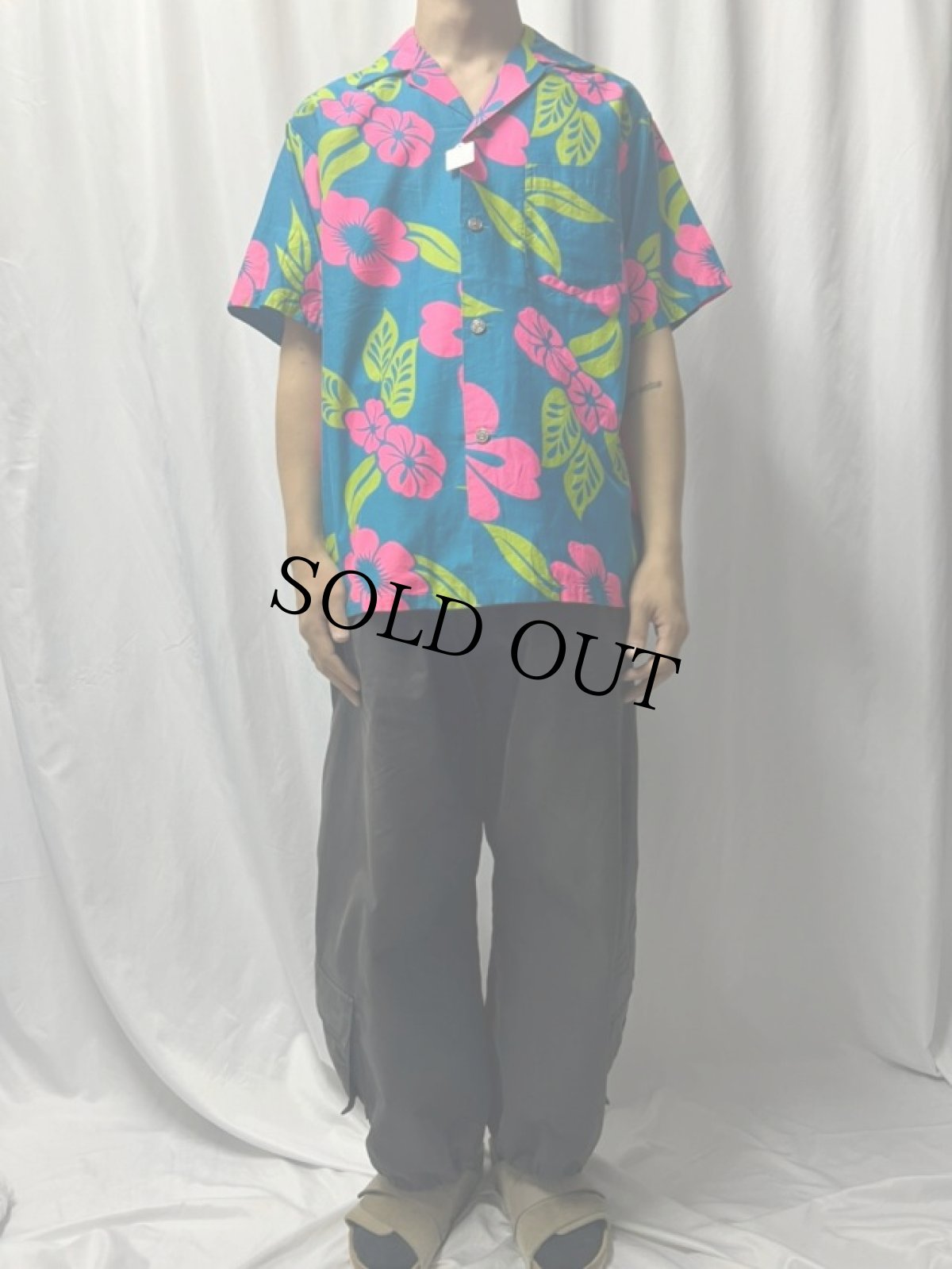 画像2: 70's 小銭ボタン ハイビスカス柄 コットンアロハシャツ (2)