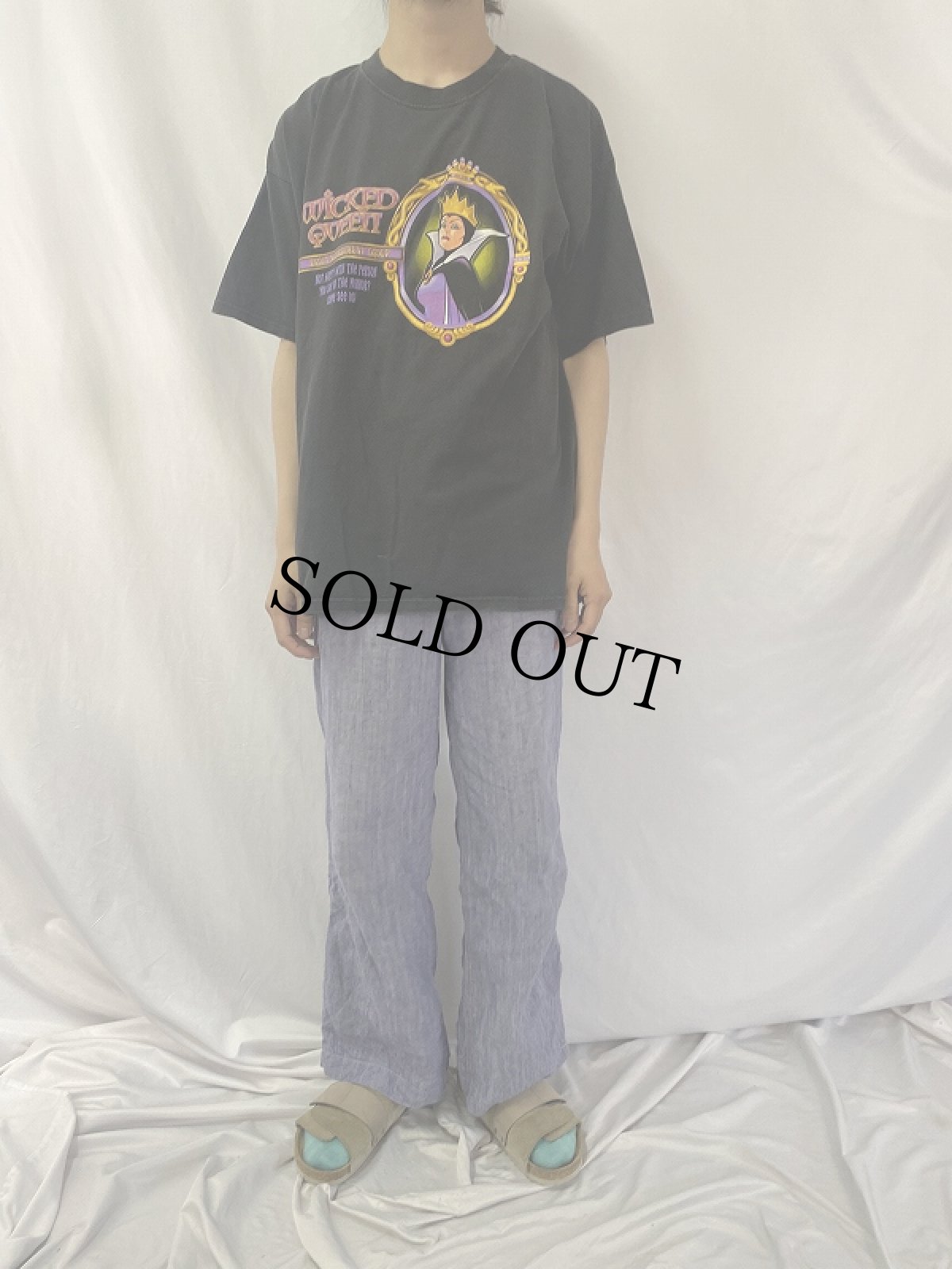画像2: Disney 白雪姫 "WICKED QUEEN" キャラクタープリントTシャツ L (2)