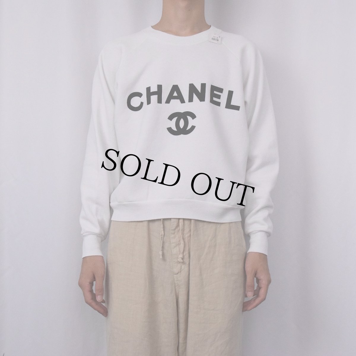 画像2: 90's ブート CHANEL ロゴプリントスウェット (2)