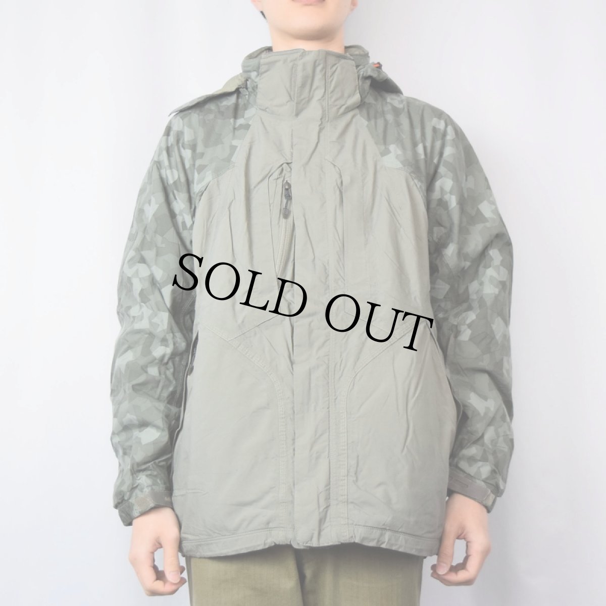 画像2: NIKE ACG カモ柄切り替え ナイロンマウンテンパーカー L (2)