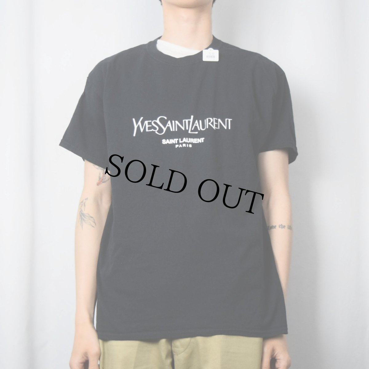 画像2: Yves Saint-Laurent ロゴプリントＴシャツ BLACK (2)