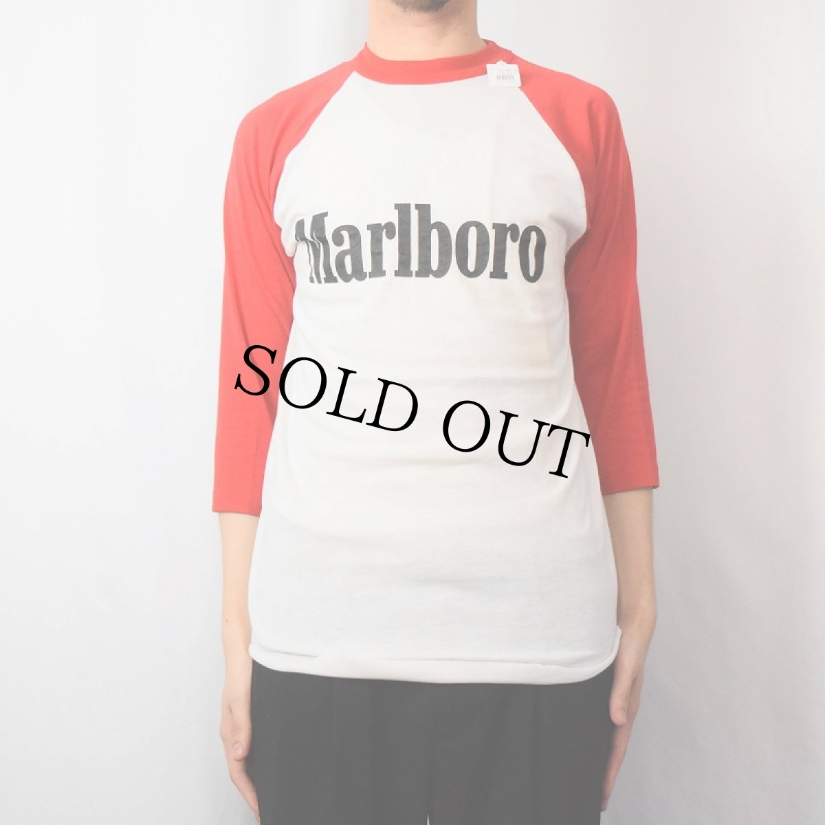 画像2: 80's Marlboro タバコ企業 ロゴプリント ラグランTシャツ (2)