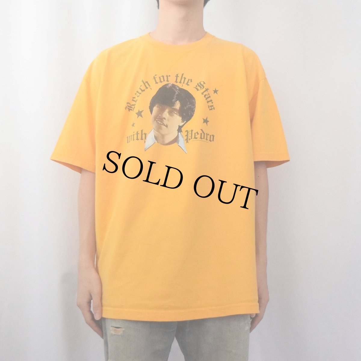 画像3: 2000's Napoleon Dynamite "Reach for the stars with Pedro" コメディ映画プリントTシャツ (3)