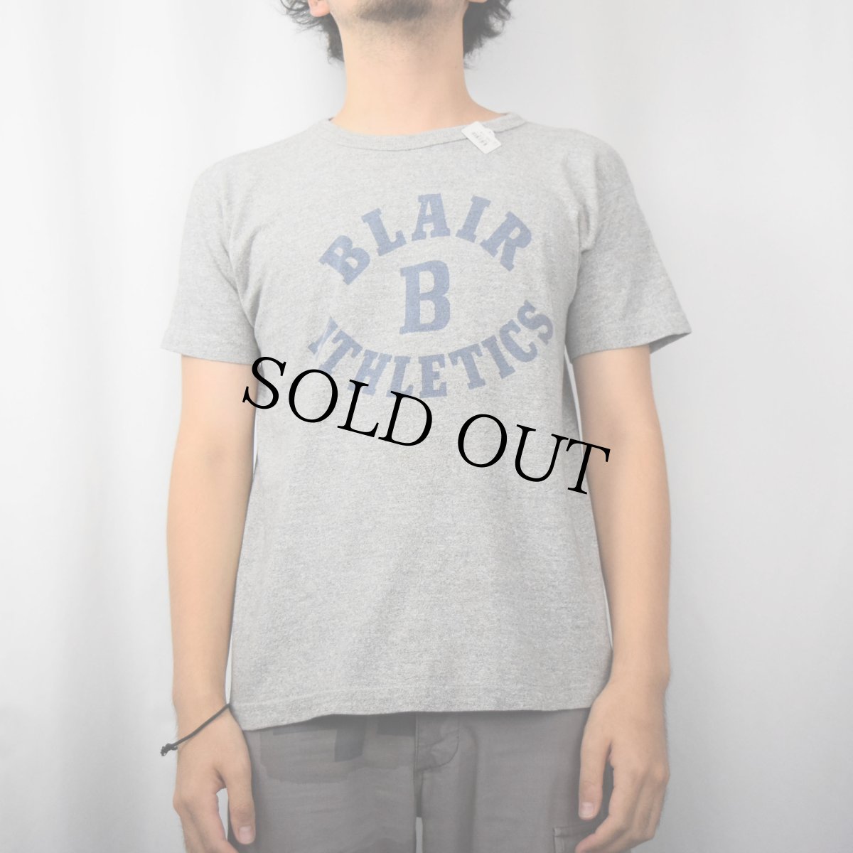 画像2: 70's 〜 "BLAIR B ATHLETICS" 染み込みプリントTシャツ (2)
