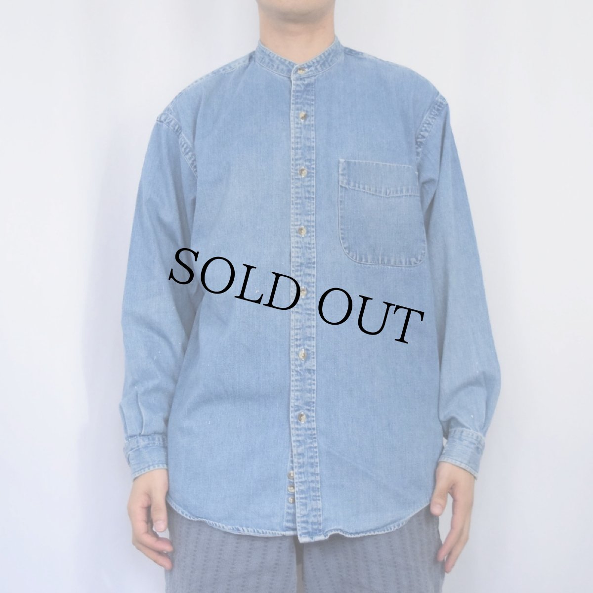 画像2: 90's Eddie Bauer バンドカラー デニムシャツ M (2)