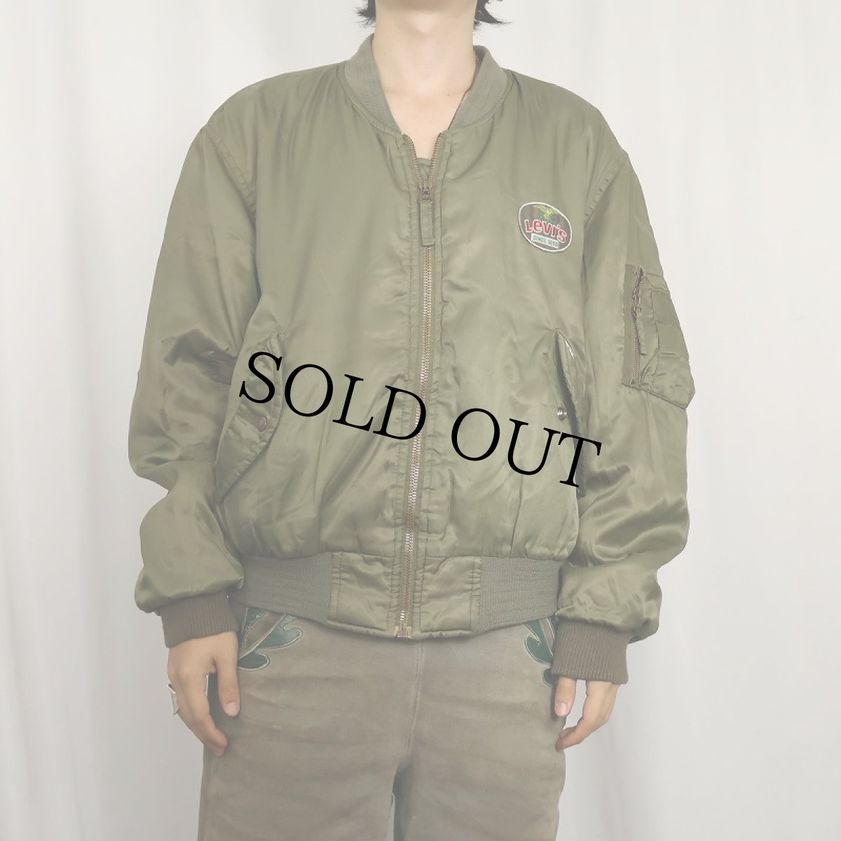 画像2: 90's Levi's "MA-1 TYPE" パッチ付き フライトジャケット M (2)