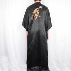 画像5: 80's 龍刺繍 レーヨンガウン BLACK XL (5)