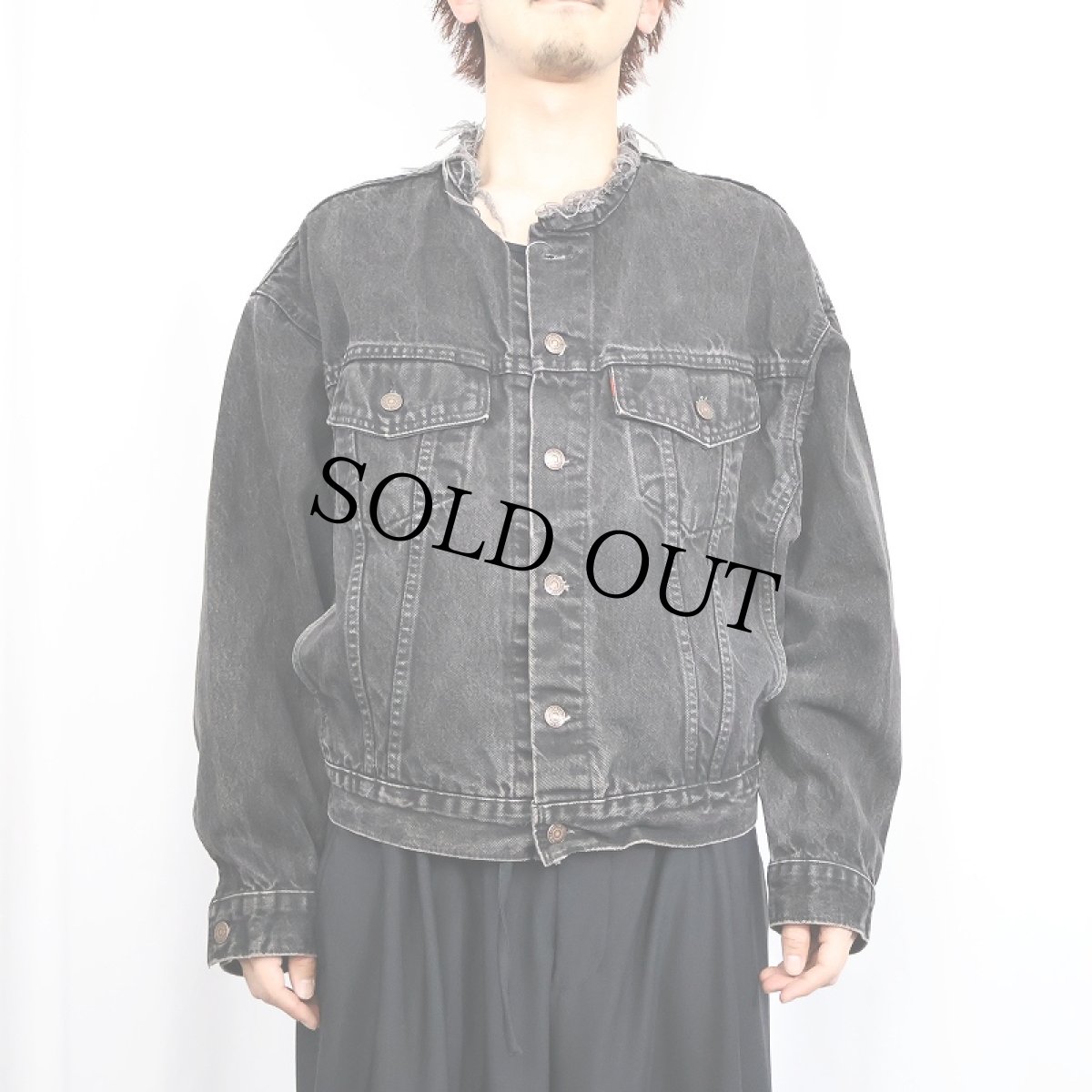 画像2: 90's Levi's 70598 USA製 カットオフ ブラックデニムジャケット LARGE (2)