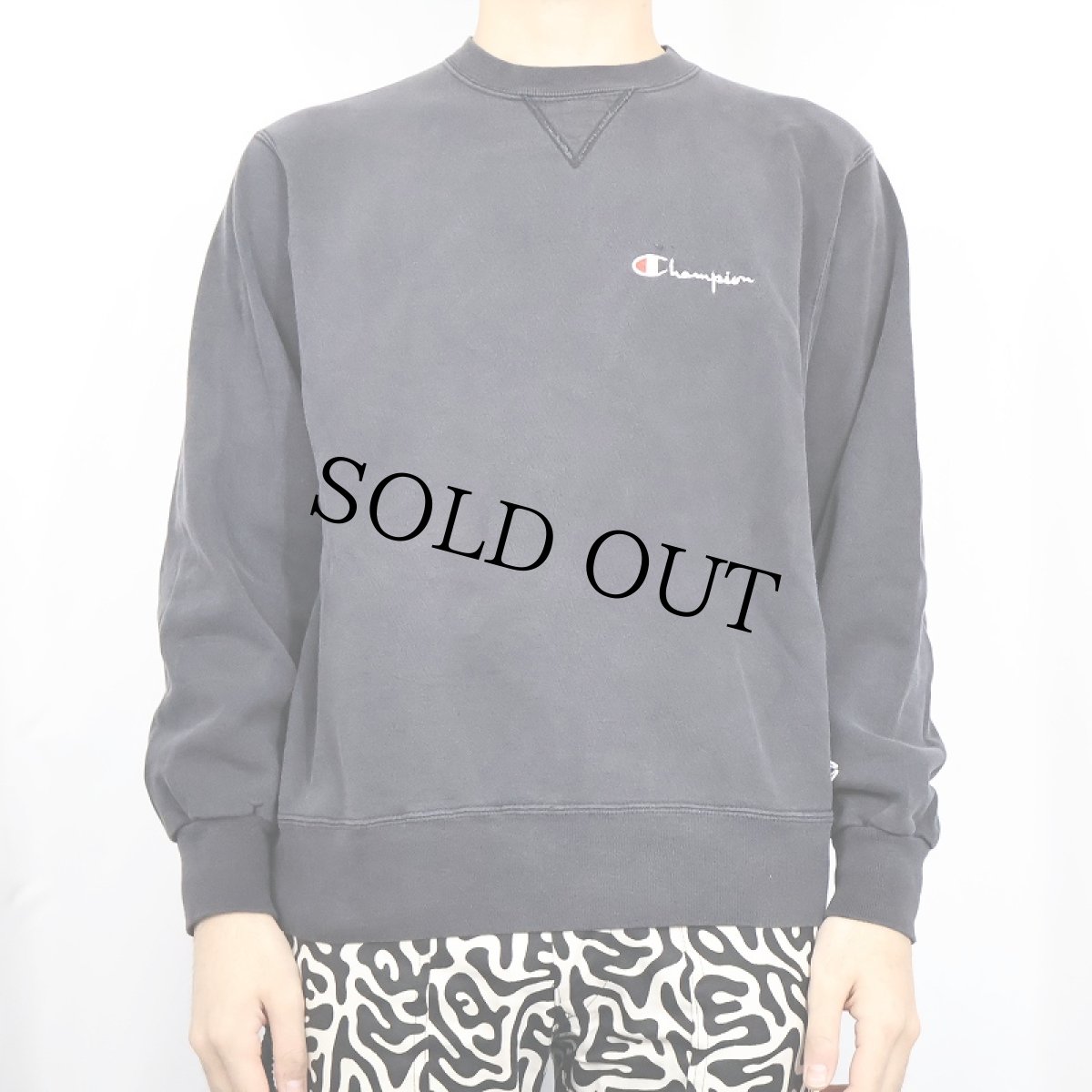 画像2: 90's Champion USA製 ロゴ刺繍 前Vスウェット BLACK L (2)