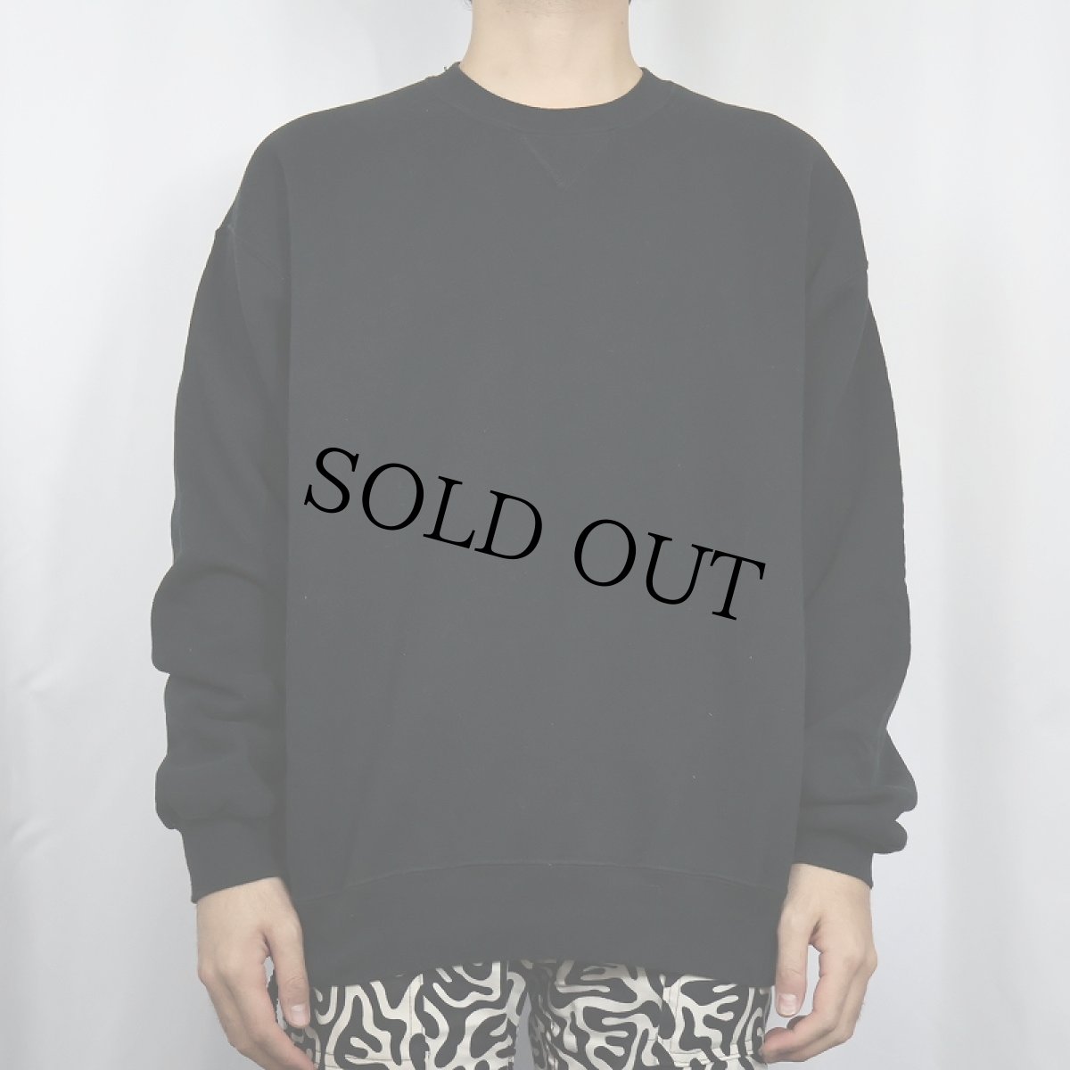 画像2: 90's〜 RUSSELL ATHLETIC 前V 無地スウェット BLACK XL (2)