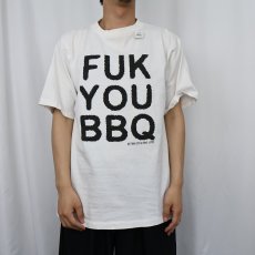 画像2: 90's "FUK YOU BBQ" ジョークプリントTシャツ L (2)
