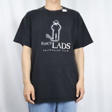 画像2: FANCY LADS SKATEBOARD TEAM プリントTシャツ BLACK L (2)