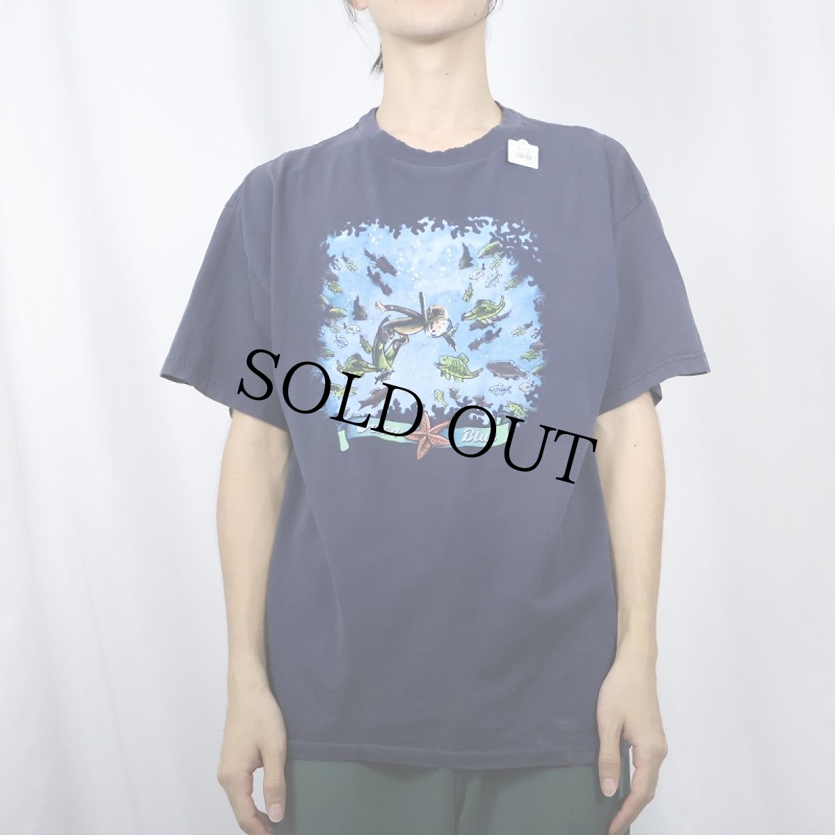 画像2: Curious George キャラクタープリントTシャツ NAVY (2)