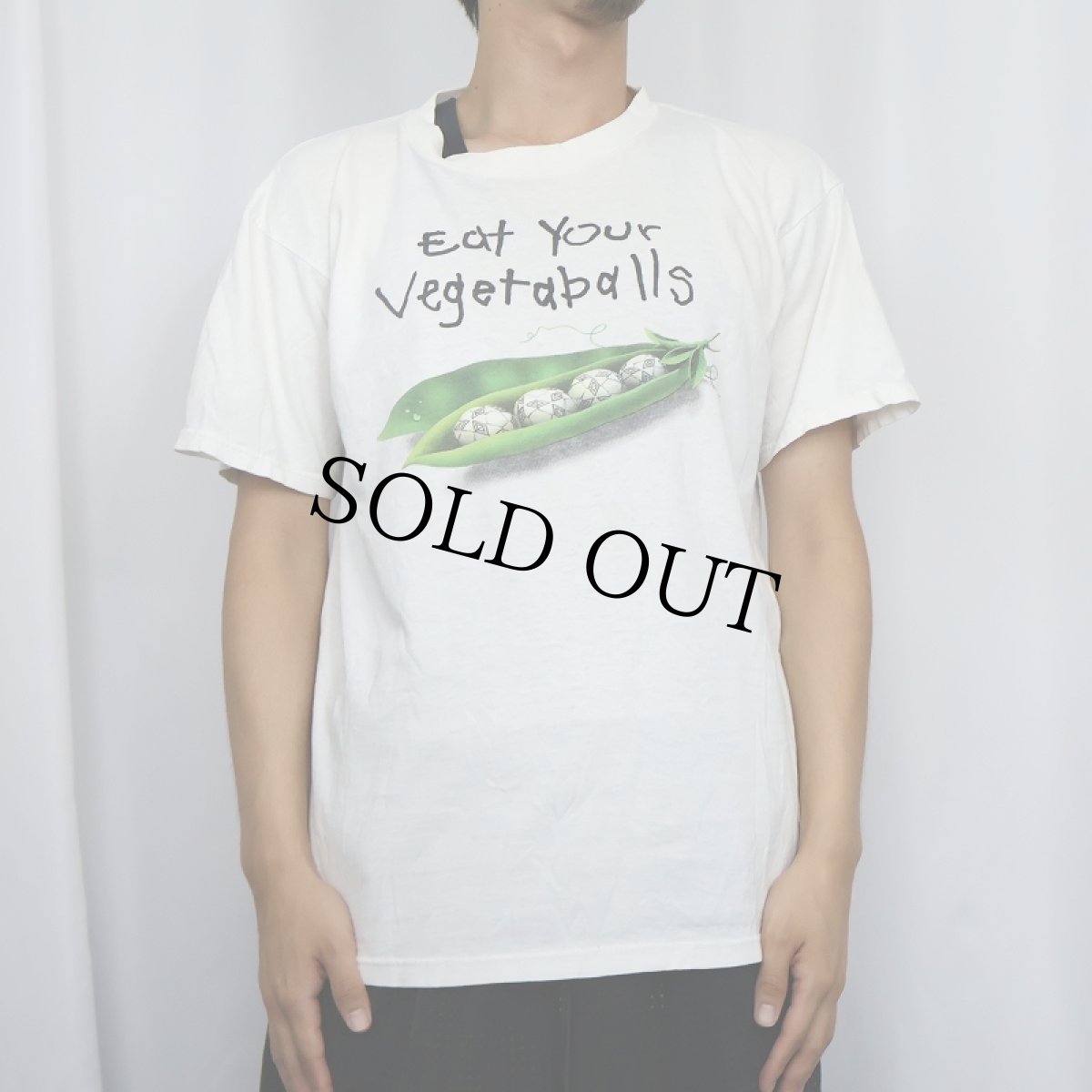 画像2: 90's UMBRO USA製 "Eat your vegetaballs" プリントTシャツ M (2)
