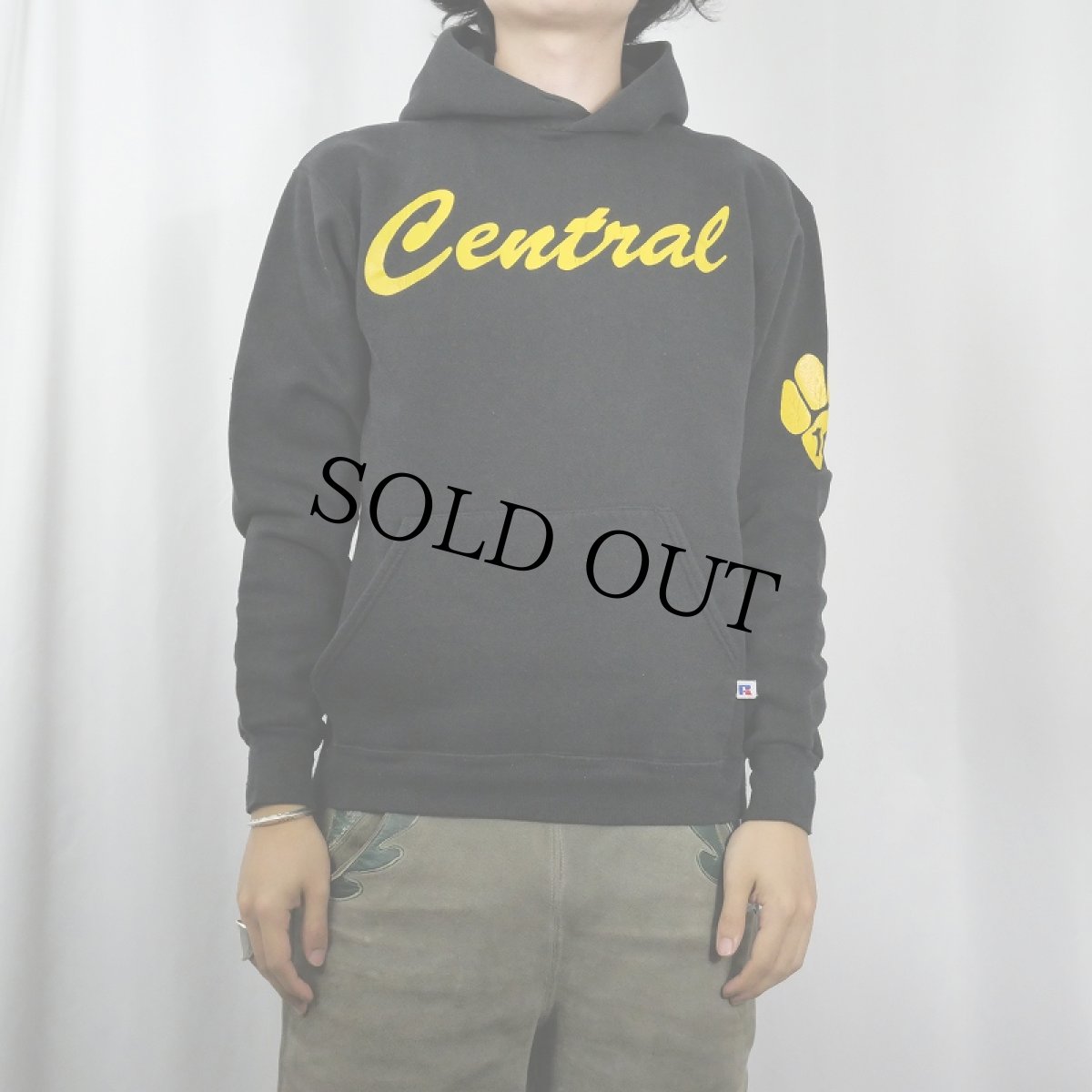 画像2: 80's RUSSELL ATLETIC USA製 "Central" プリントスウェットフーディー BLACK M (2)