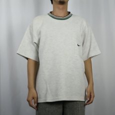 画像2: 90's NIKE ロゴ刺繍 ポケット付き 半袖スウェット M (2)
