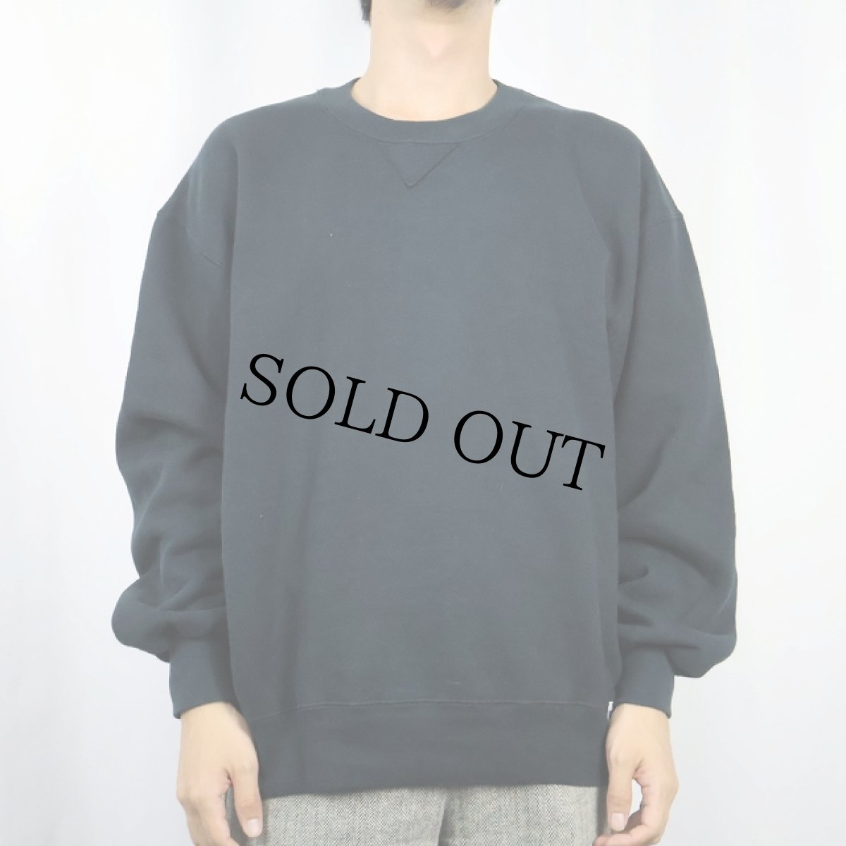 画像2: 90's RUSSELL ATHLETIC USA製 前V 無地スウェット BLACK L (2)