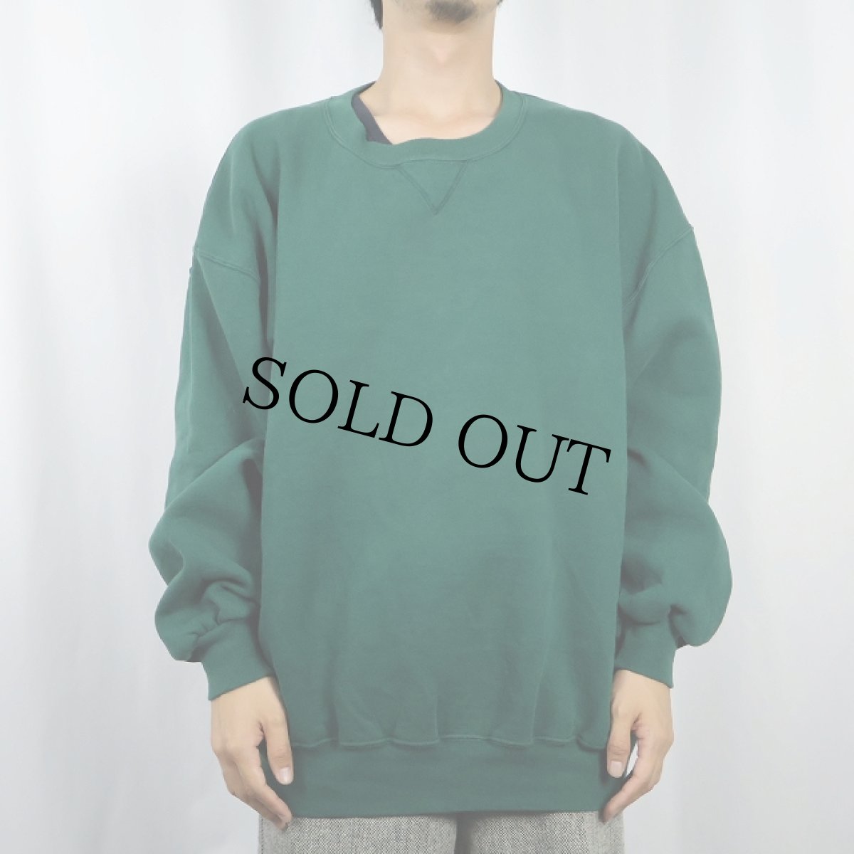 画像2: 90's RUSSELL ATHLETIC USA製 前V 無地スウェット XXL (2)