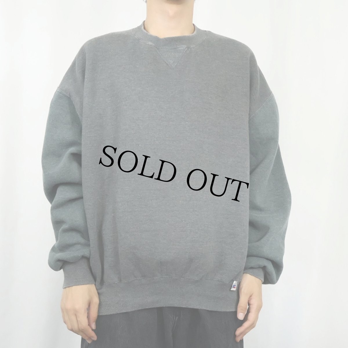 画像2: 90's RUSSELL ATHLETIC USA製 前V無地スウェット XL (2)