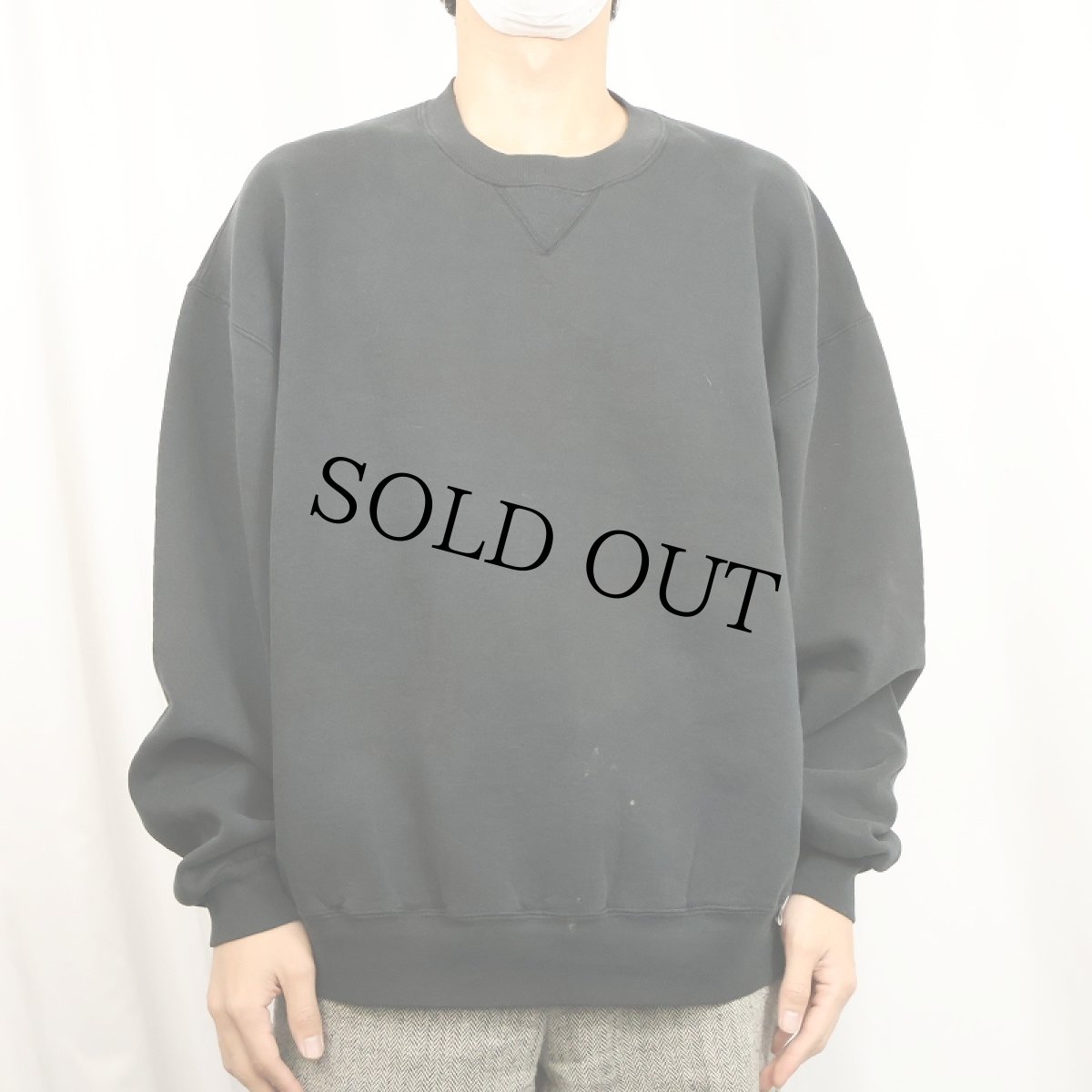 画像2: 90's RUSSELL ATHLETIC USA製 前V 無地スウェット BLACK XL (2)