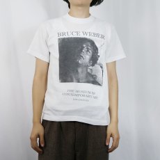 画像2: 80's BRUCE WEBER USA製 "THE MUSEUM OF CONTEMPORARY ART" フォトプリントTシャツ S (2)