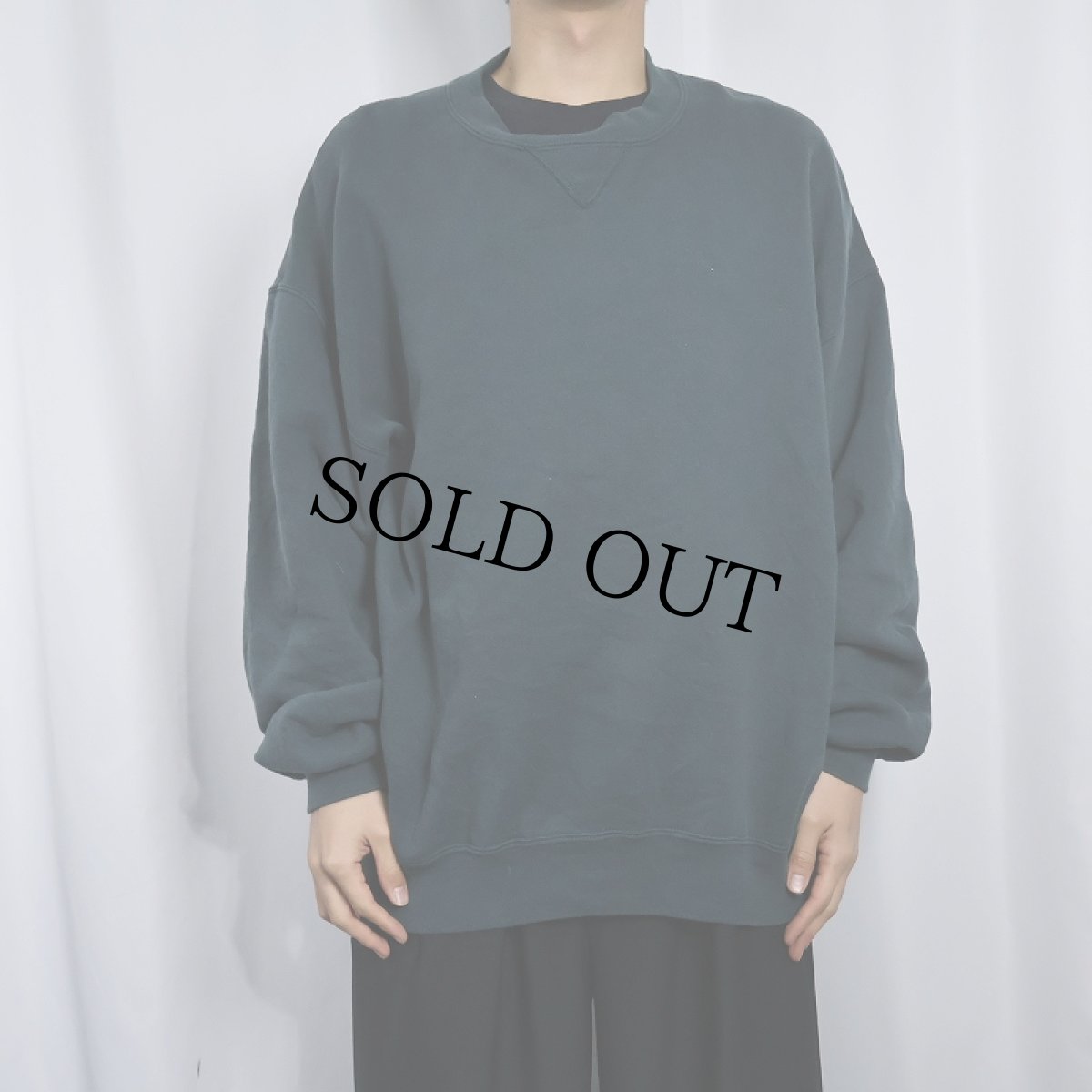 画像2: 90's RUSSELL ATHLETIC USA製 前V 無地スウェット XXL (2)