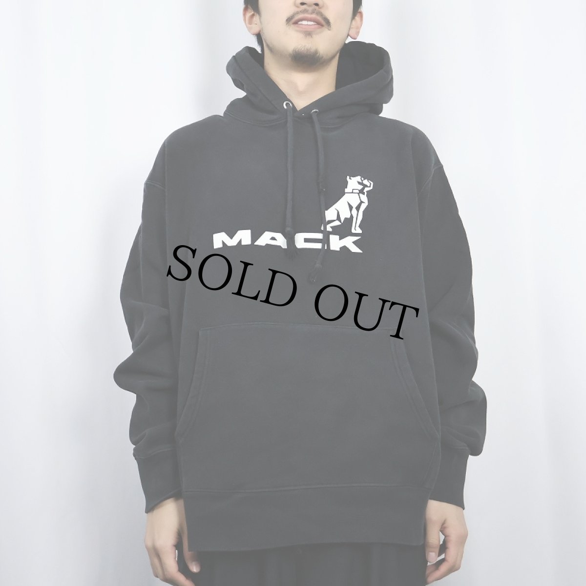 画像2: Champion REVERSE WEAVE "MACK" プリントスウェットフーディー BLCK XL (2)