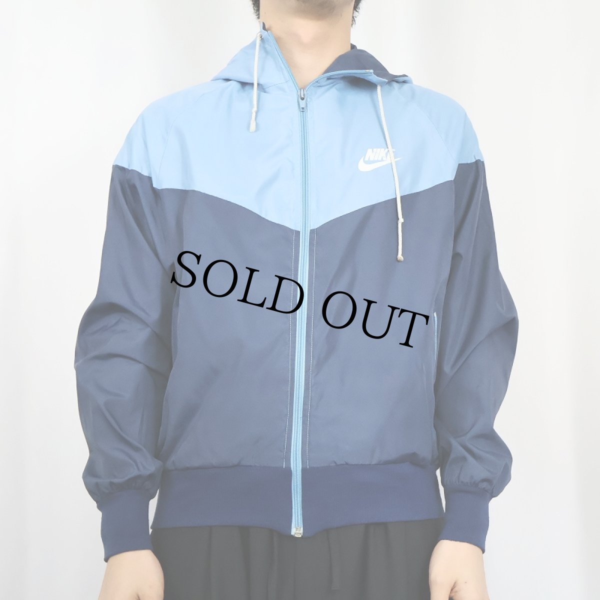 画像2: 80's NIKE 紺タグ 2トーン ナイロンパーカー L (2)