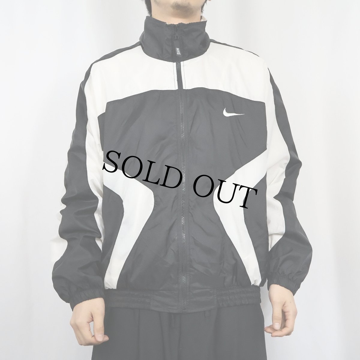 画像2: 90's NIKE 切り替えデザイン ナイロンジャケット M (2)