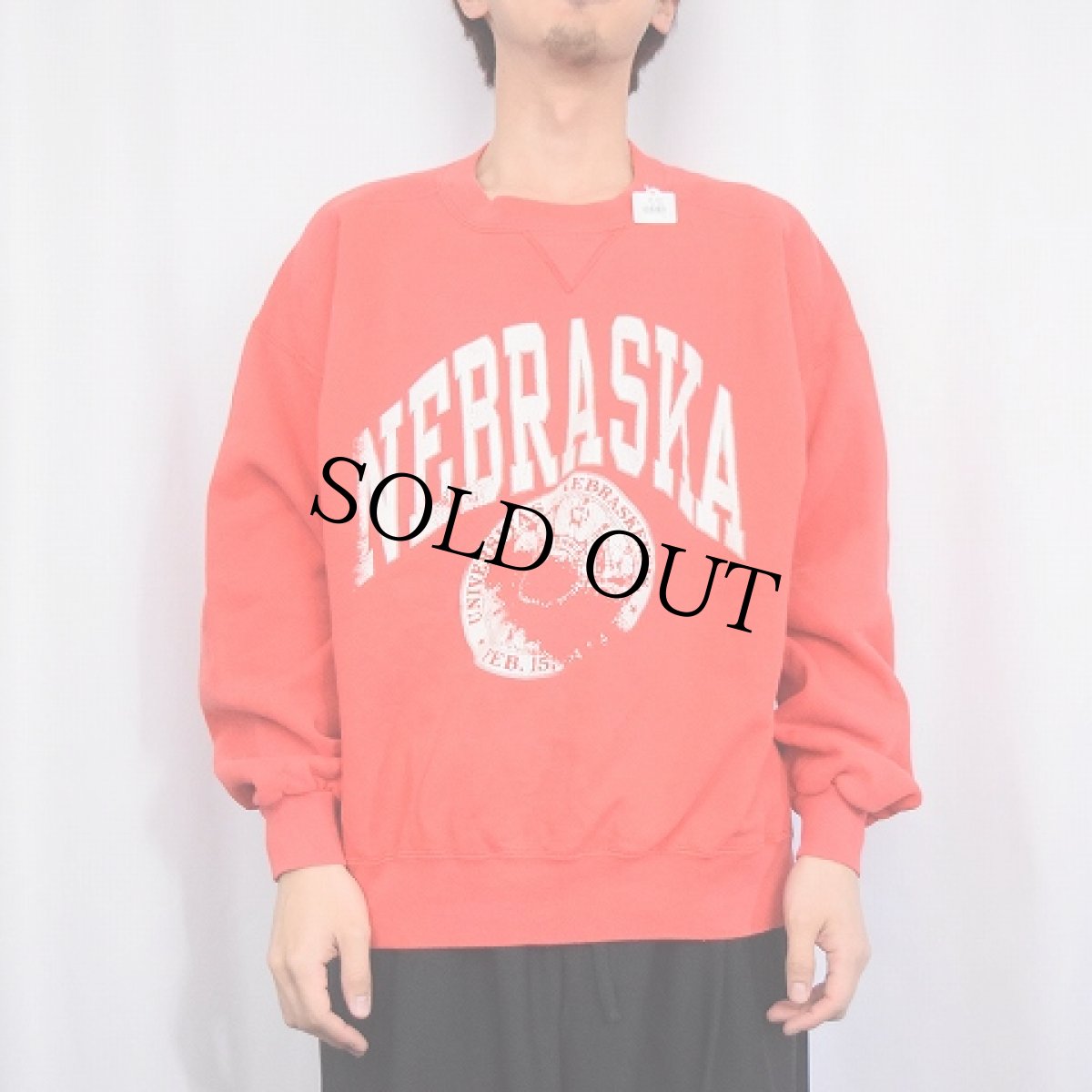 画像2: 90's RUSSELL ATHLETIC USA製 "HIGH COTTON" 前V プリントスウェット XL (2)