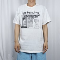 画像2: "The Spirit News" ウォッカプリントTシャツ L (2)