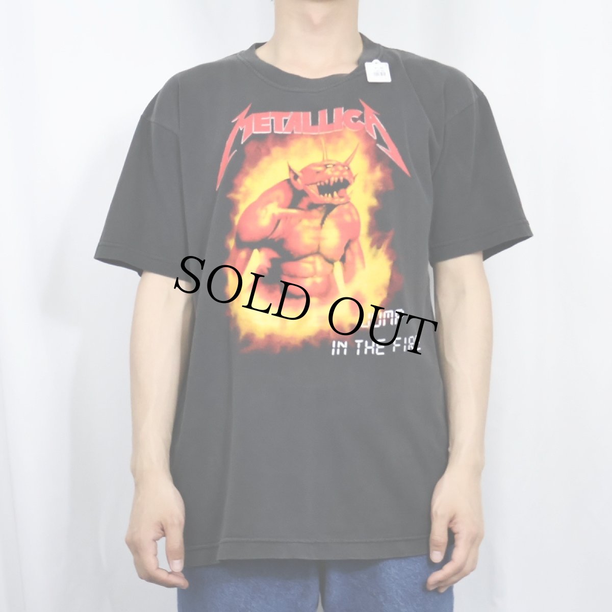 画像2: METALLICA "JUMP IN THE FIRE" ヘヴィメタル・バンド プリントTシャツ BLACK L (2)