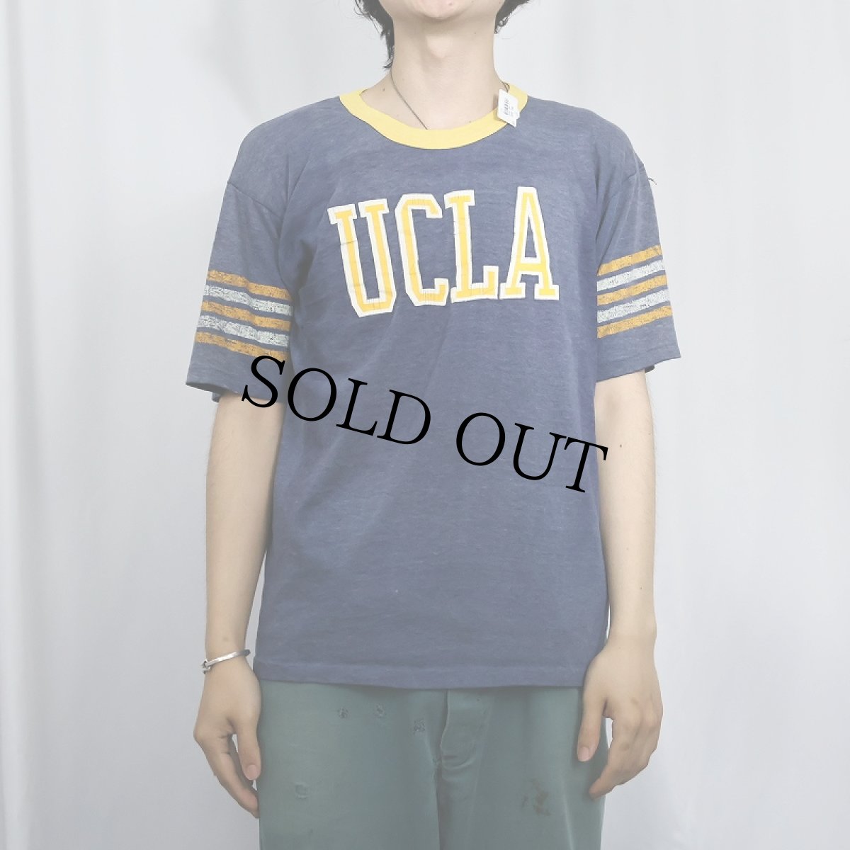 画像2: 80's Velva sheen USA製 "UCLA" プリントWINTシャツ L (2)