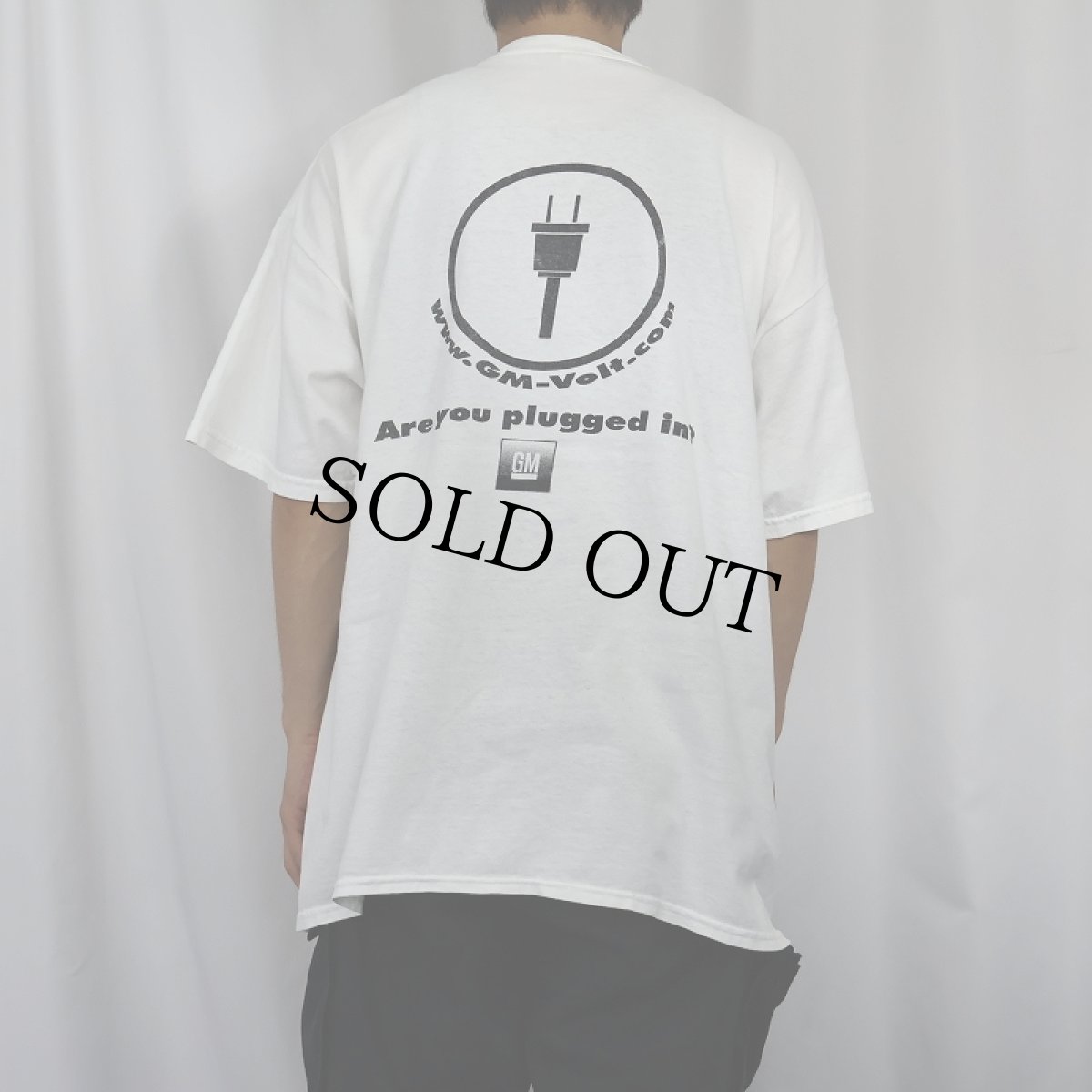 画像4: Chevrolet Bolt "Are you plugged in?" 自動車メーカー プリントTシャツ XL (4)