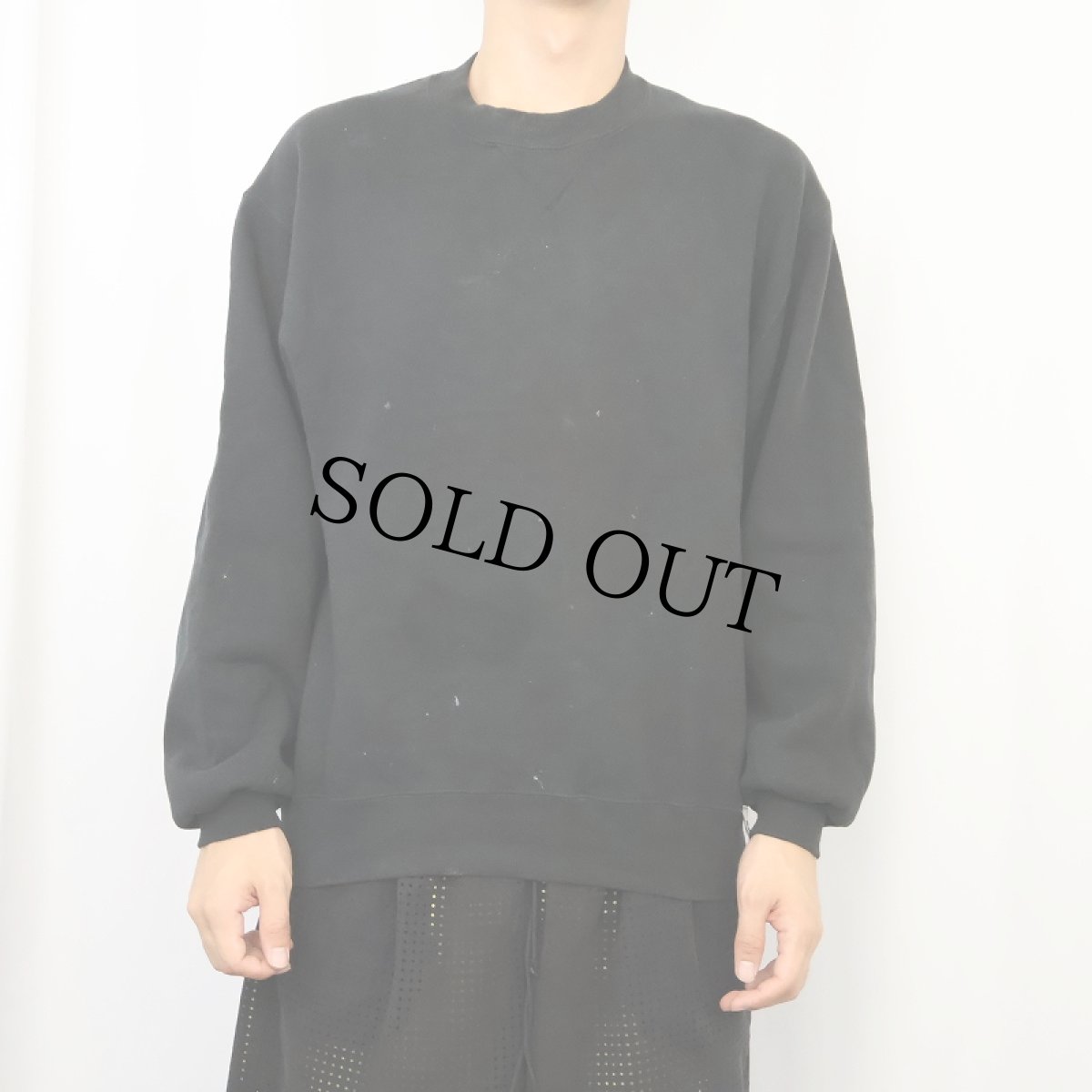 画像2: 90's RUSSELL ATHLETIC USA製 前V 無地スウェット BLACK M (2)