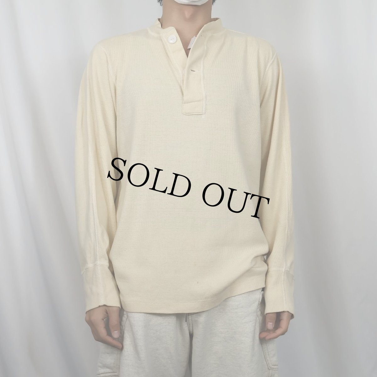 画像2: 60's U.S.ARMY 猫目ボタン ヘンリーネックアンダーシャツ MEDIUM (2)