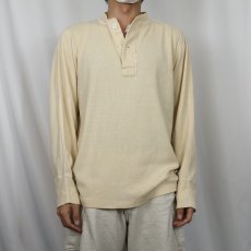 画像2: 60's U.S.ARMY 猫目ボタン ヘンリーネックアンダーシャツ MEDIUM (2)