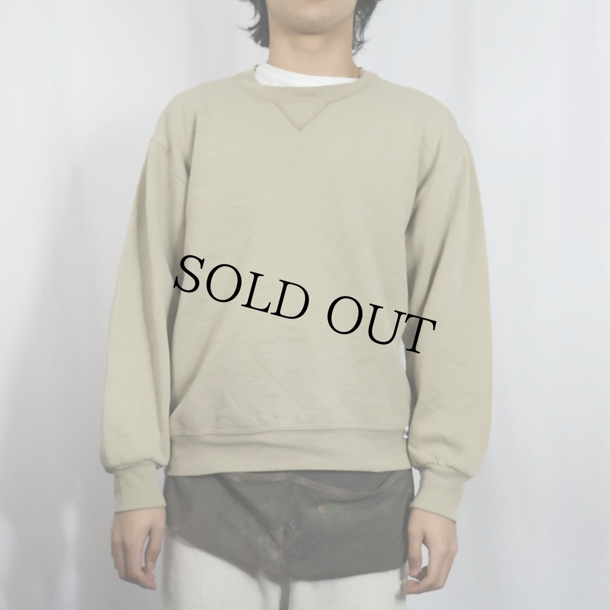 画像2: 90's RUSSELL ATHLETIC USA製 前V 無地スウェット M (2)