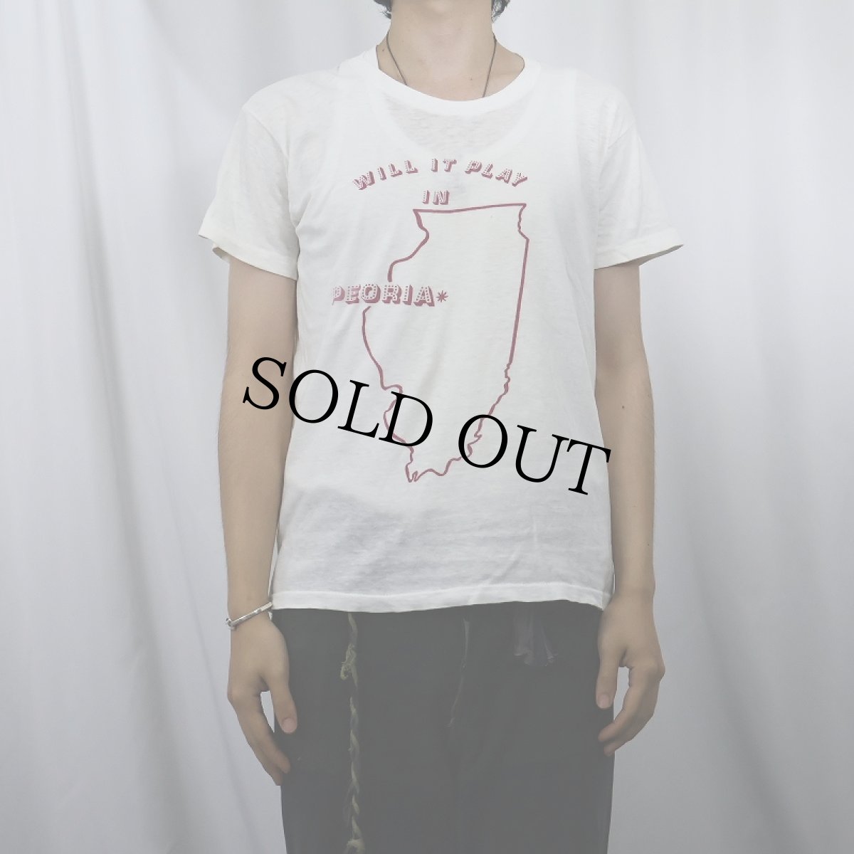 画像2: 70's Hanes "WILL IT PLAY IN PEORIA" 染み込みプリントTシャツ M (2)